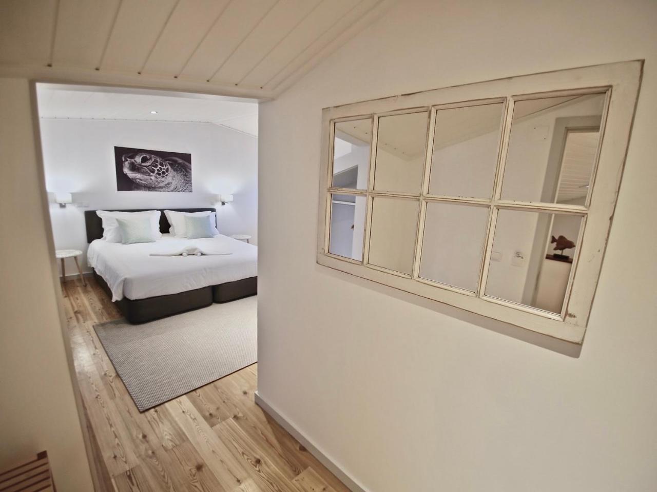 Manta Ray Lodge Horta  Exteriör bild